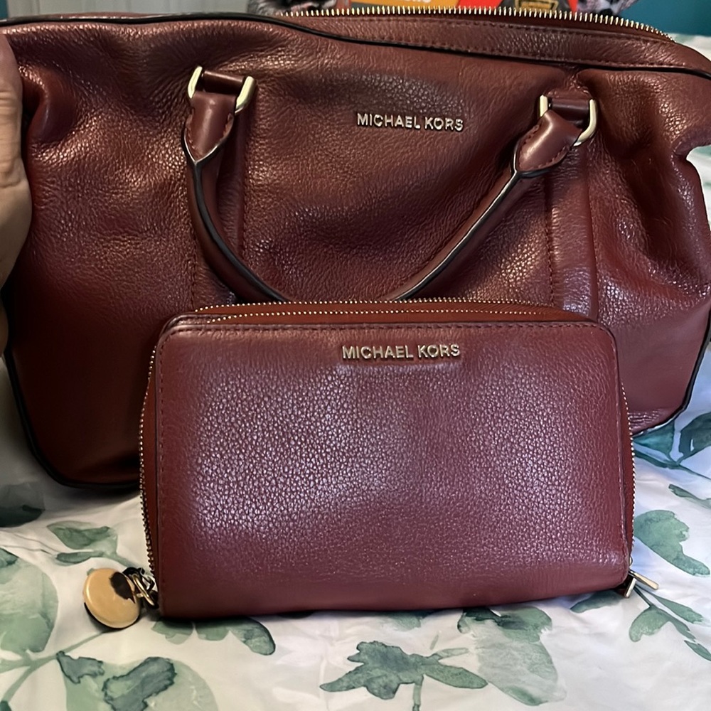 Michael Kor purse and matching wallet